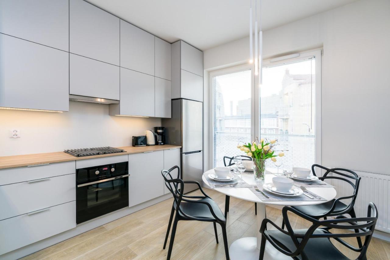 Apartments Poznan Fabryczna By Renters Exterior photo