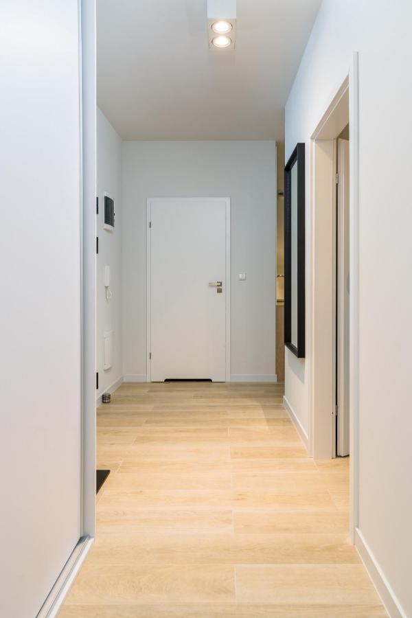 Apartments Poznan Fabryczna By Renters Exterior photo