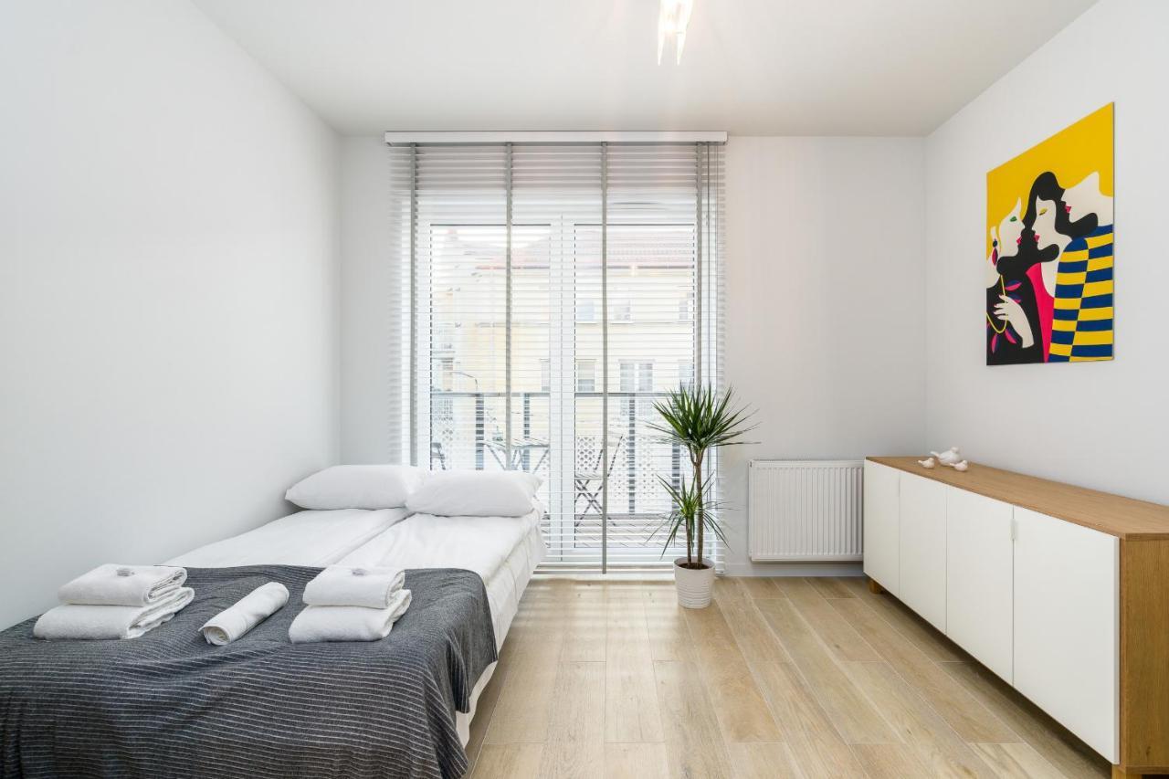 Apartments Poznan Fabryczna By Renters Exterior photo