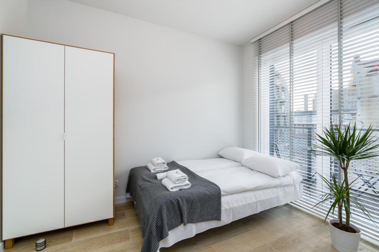 Apartments Poznan Fabryczna By Renters Exterior photo
